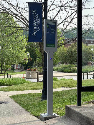 Ultime soluzioni aziendali su Super Slim Bus Stop espositivo all'aperto ad Amsterdam Olanda