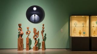 Schermo circolare: rompere la monotonia della segnaletica digitale rettangolare